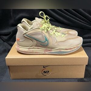 Nike Kyrie Irving Low 5 N7 Sneakers